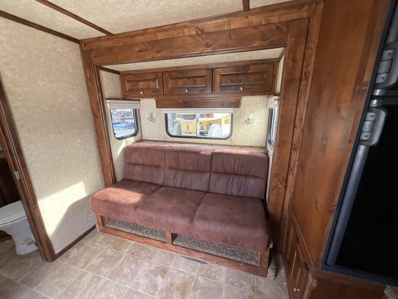 2014 Logan Coach RAZ4GNHDLQ 40' 4 horse Razor GN Horse Trailer**WITH WALK IN CLOSET** - Image 10