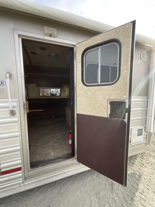 2014 Logan Coach RAZ4GNHDLQ 40' 4 horse Razor GN Horse Trailer**WITH WALK IN CLOSET** - Image 8