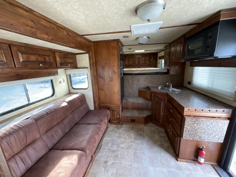 2014 Logan Coach RAZ4GNHDLQ 40' 4 horse Razor GN Horse Trailer**WITH WALK IN CLOSET** - Image 19