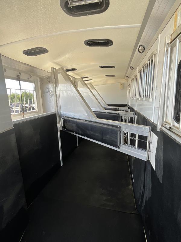 2005 Jamco 4 Horse Gooseneck Trailer - Image 26