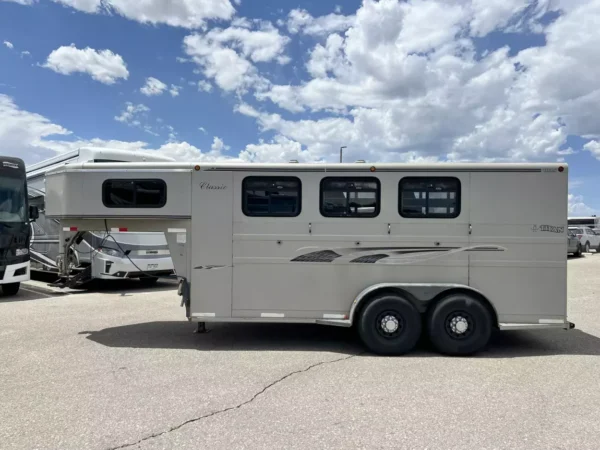 2001 Titan 3 Horse Gooseneck - Image 12